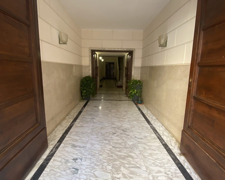 Via E. Manfredi – Roma Parioli Appartamento in Affitto porta ingresso