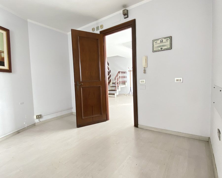 Via Perego – Roma EUR Appartamento in Vendita Uso ufficioCUCINA